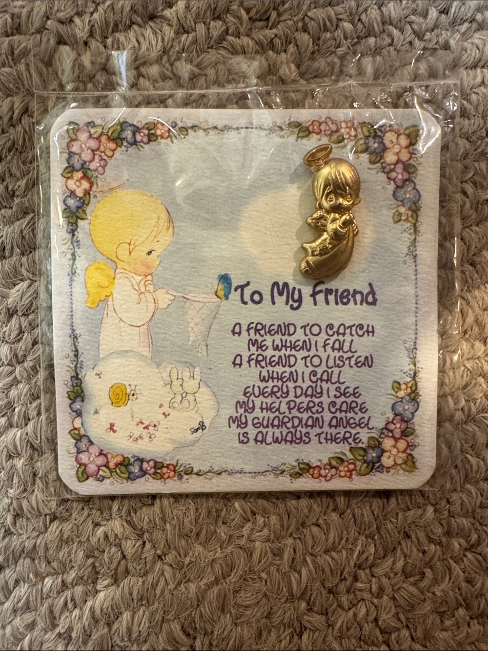 Precious Moments 1994 lapel pin To My Friend NEW